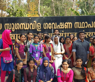 Study trip of B.Sc. second year students to Indian Institute of Spices Research